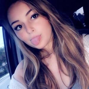 Meet your Posher, Carlyn